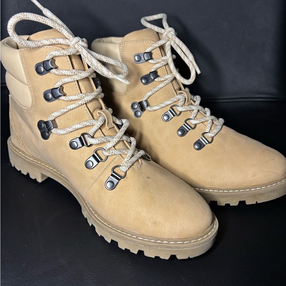 Universal Thread Beige Lace-Up Boots